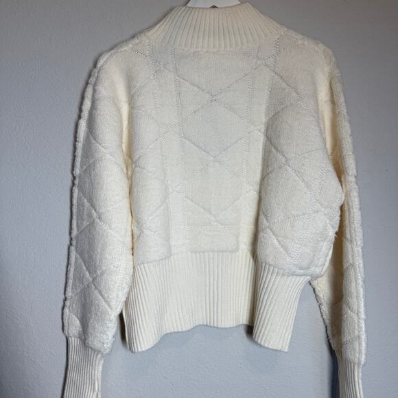 Aaron & Amber Women's Cream Fuzzy Quilted Jacket Size L NEW - Picture 7 of 8